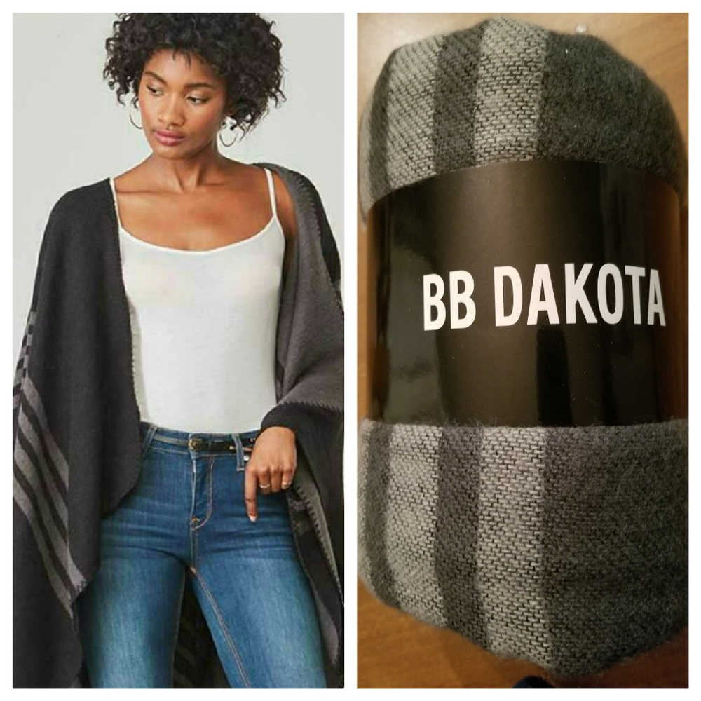 NWT BB Dakota Charcoal Poncho